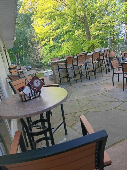 White Birch Inn スタージョンベイ エクステリア 写真